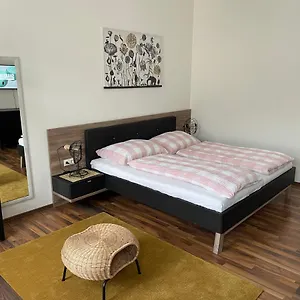 https://roo-rooms-3.vienna-besthotels.com