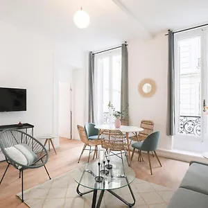 https://scribe-principal-splendide-appartement-proche-opera-garnier-6p.fr-paris.fr